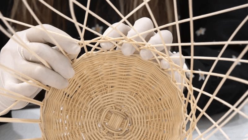 how to weave a rattan basket